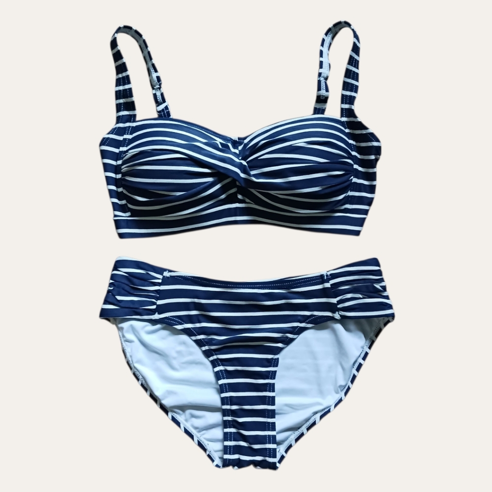 🌷 Nip Tuck Striped Bikini Swimsuit Set - Picture 2 of 11